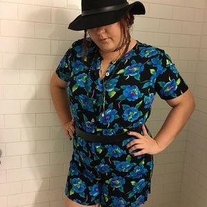 Vintage floral romper sz M